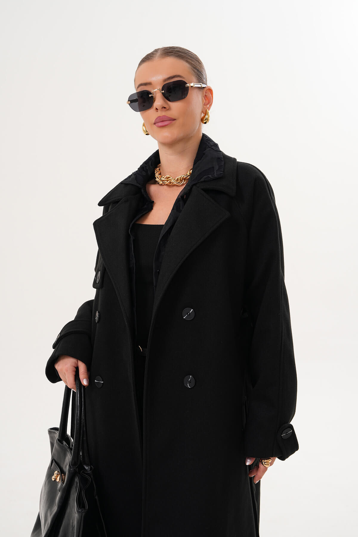 Aksesuarlarla Şıklığı Tamamla: Madame Rouge’un Zarif Dokunuşları